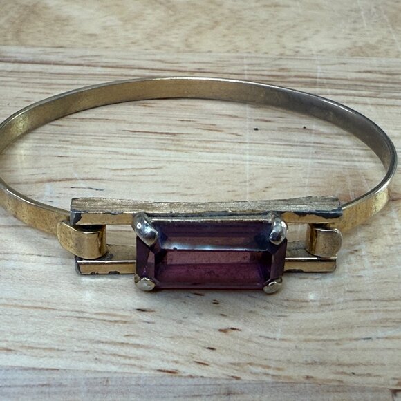 Vintage Avon Gold-Tone Hinged Bracelet With Rectangular Purple Gemstone - Picture 10 of 12